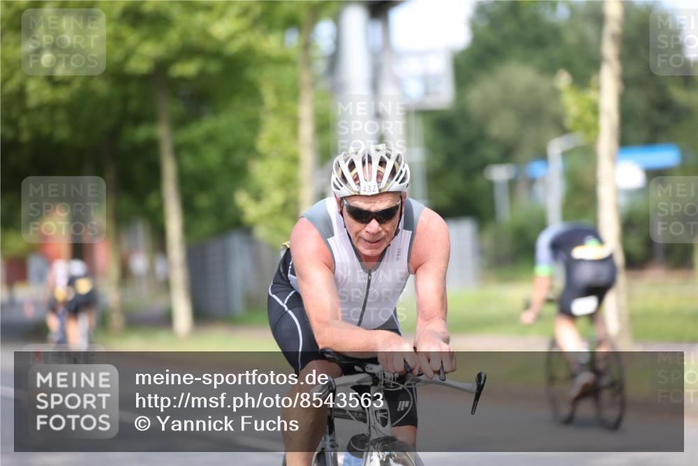 10.08.2025 - GEWOBA Citytriathlon Bremen Yannick Fuchs http://msf.ph/oto/8543563 10.08.2025 10:50:02 Radfahren 147, 406, 408, 432, 441 meine-sportfotos.de