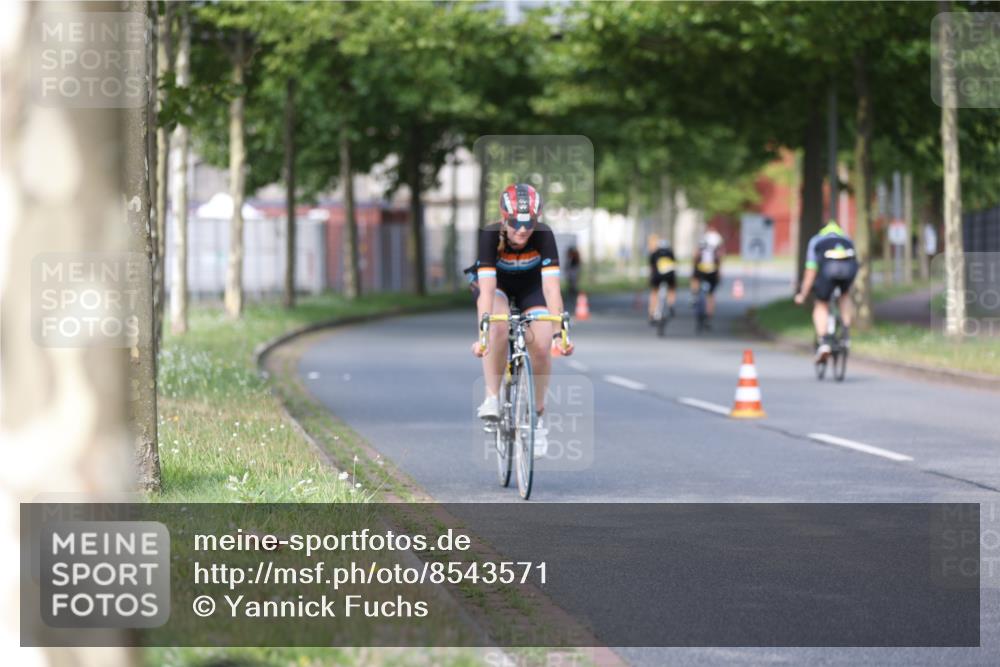 10.08.2025 - GEWOBA Citytriathlon Bremen Yannick Fuchs http://msf.ph/oto/8543571 10.08.2025 10:50:05 Radfahren 147, 406, 408, 426, 432, 441 meine-sportfotos.de