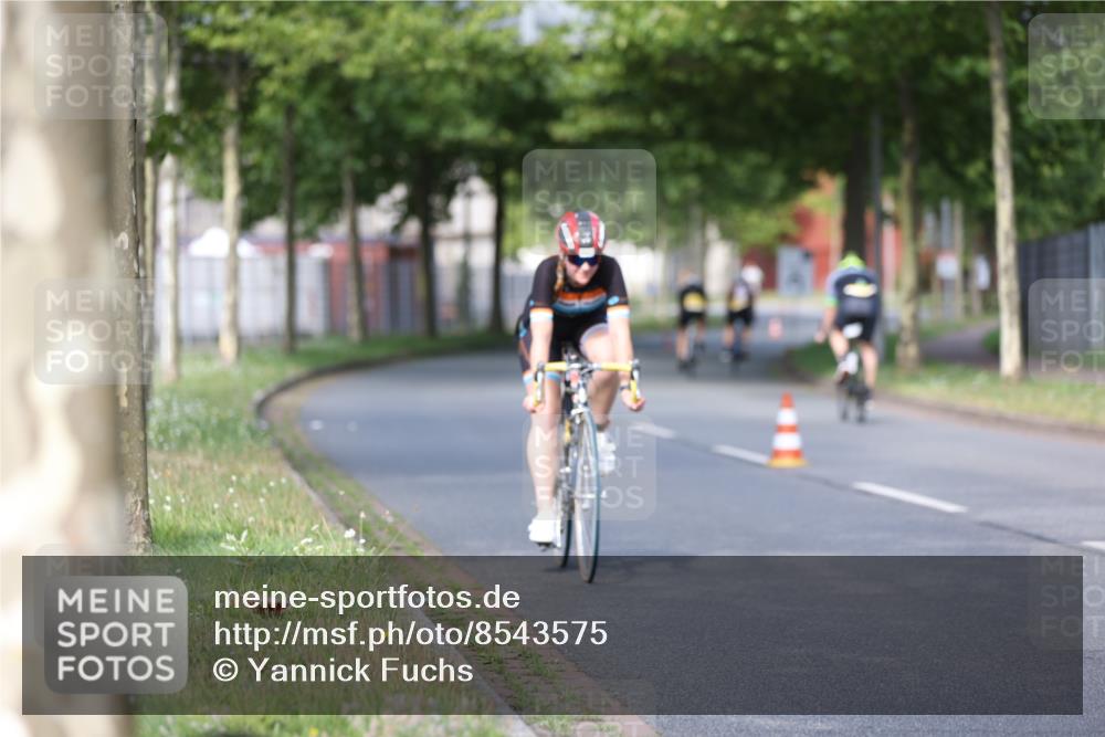 10.08.2025 - GEWOBA Citytriathlon Bremen Yannick Fuchs http://msf.ph/oto/8543575 10.08.2025 10:50:05 Radfahren 147, 406, 408, 426, 432, 441 meine-sportfotos.de