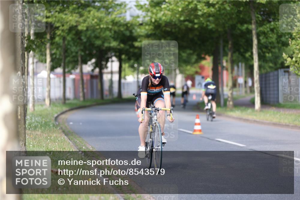 10.08.2025 - GEWOBA Citytriathlon Bremen Yannick Fuchs http://msf.ph/oto/8543579 10.08.2025 10:50:05 Radfahren 147, 406, 408, 426, 432, 441 meine-sportfotos.de