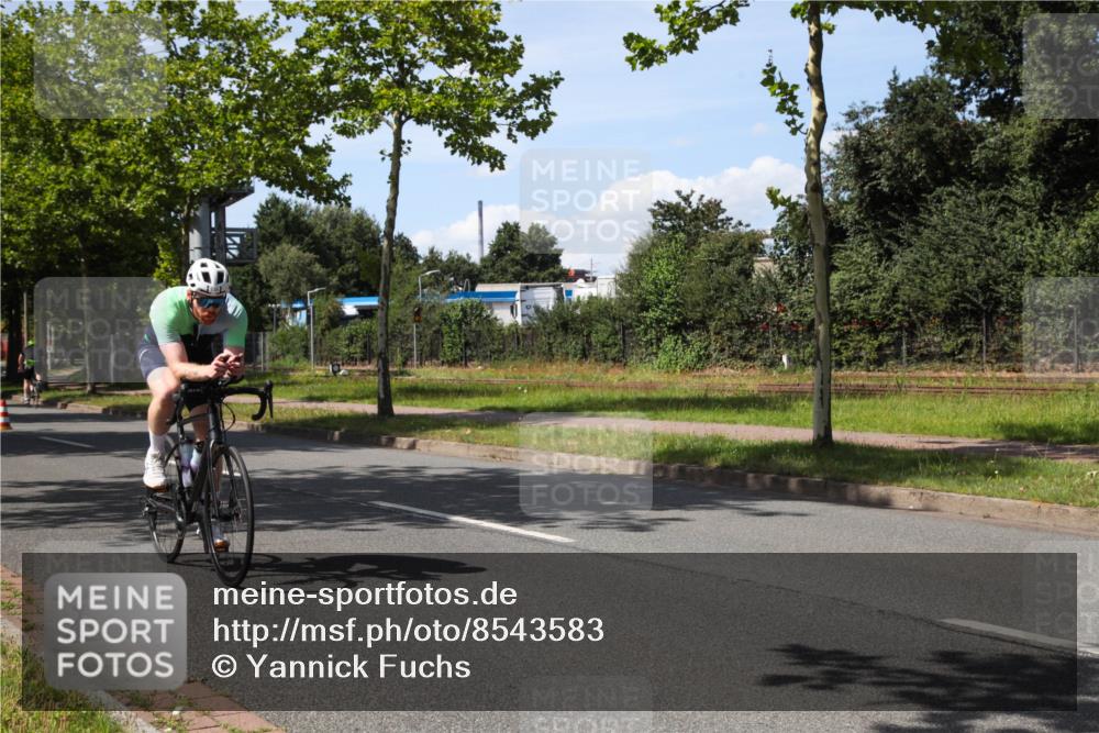 10.08.2025 - GEWOBA Citytriathlon Bremen Yannick Fuchs http://msf.ph/oto/8543583 10.08.2025 14:37:38 Radfahren 4, 58, 63, 116, 170, 197, 254, 287, 290 meine-sportfotos.de