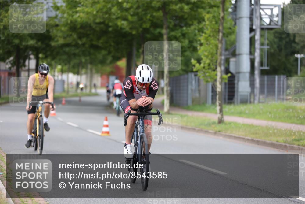 10.08.2025 - GEWOBA Citytriathlon Bremen Yannick Fuchs http://msf.ph/oto/8543585 10.08.2025 12:51:26 Radfahren 556, 667, 719, 822, 912 meine-sportfotos.de