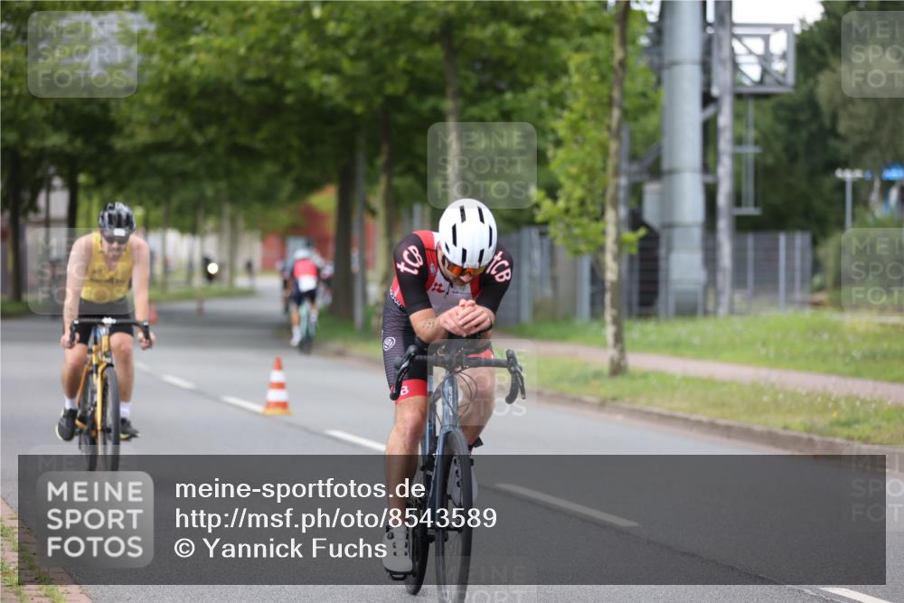 10.08.2025 - GEWOBA Citytriathlon Bremen Yannick Fuchs http://msf.ph/oto/8543589 10.08.2025 12:51:26 Radfahren 556, 667, 719, 822, 912 meine-sportfotos.de