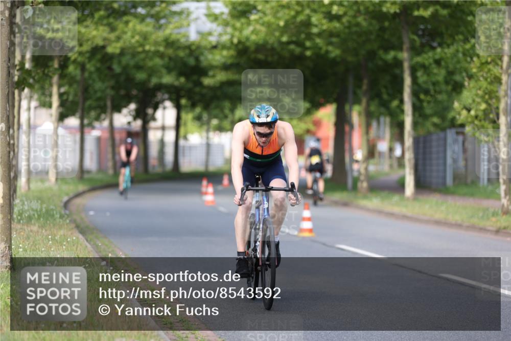 10.08.2025 - GEWOBA Citytriathlon Bremen Yannick Fuchs http://msf.ph/oto/8543592 10.08.2025 10:50:13 Radfahren 161, 406, 409, 426, 428, 432, 441 meine-sportfotos.de