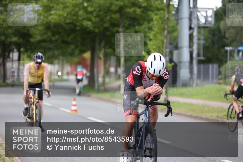 10.08.2025 - GEWOBA Citytriathlon Bremen Yannick Fuchs http://msf.ph/oto/8543593 10.08.2025 12:51:27 Radfahren 556, 667, 719, 822, 912 meine-sportfotos.de