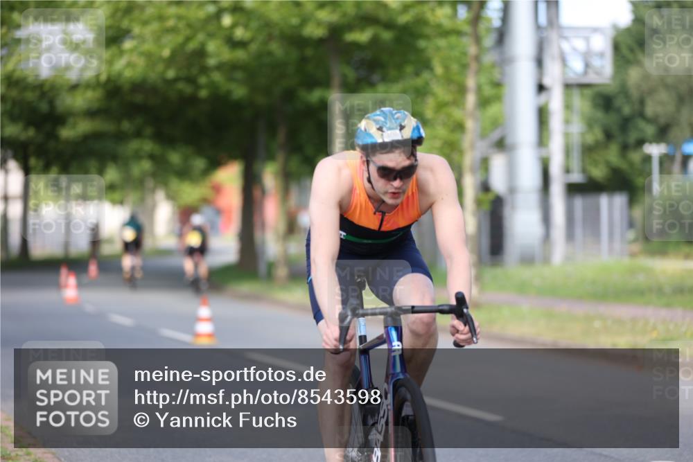 10.08.2025 - GEWOBA Citytriathlon Bremen Yannick Fuchs http://msf.ph/oto/8543598 10.08.2025 10:50:14 Radfahren 97, 161, 406, 409, 426, 428, 432, 441 meine-sportfotos.de