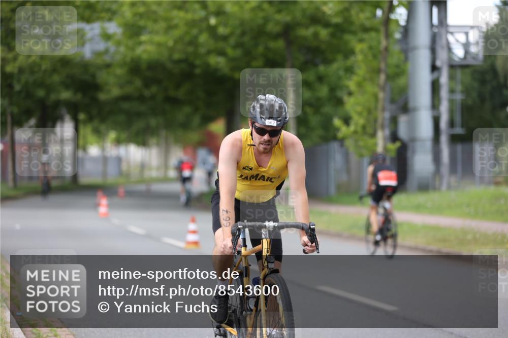 10.08.2025 - GEWOBA Citytriathlon Bremen Yannick Fuchs http://msf.ph/oto/8543600 10.08.2025 12:51:27 Radfahren 556, 667, 719, 822, 912 meine-sportfotos.de