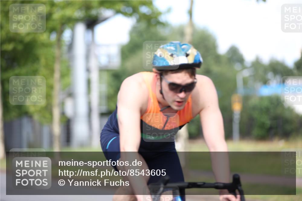 10.08.2025 - GEWOBA Citytriathlon Bremen Yannick Fuchs http://msf.ph/oto/8543605 10.08.2025 10:50:14 Radfahren 97, 161, 406, 409, 426, 428, 432, 441 meine-sportfotos.de