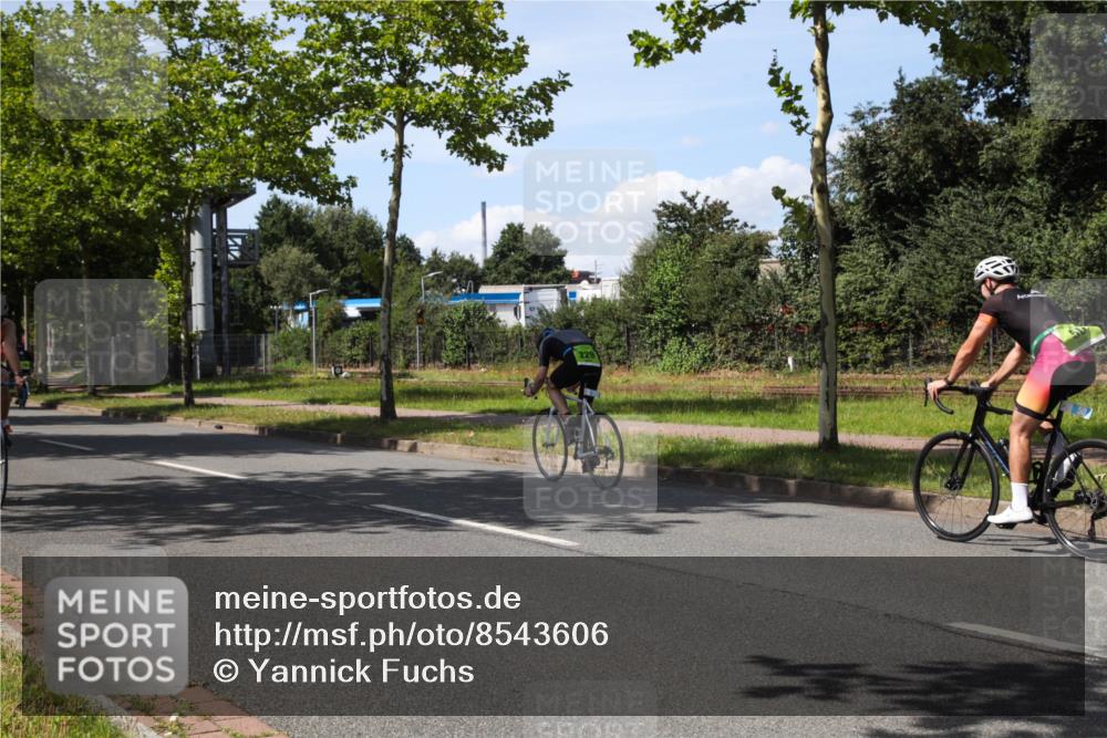 10.08.2025 - GEWOBA Citytriathlon Bremen Yannick Fuchs http://msf.ph/oto/8543606 10.08.2025 14:37:43 Radfahren 4, 58, 63, 116, 170, 191, 197, 287, 290, 528 meine-sportfotos.de