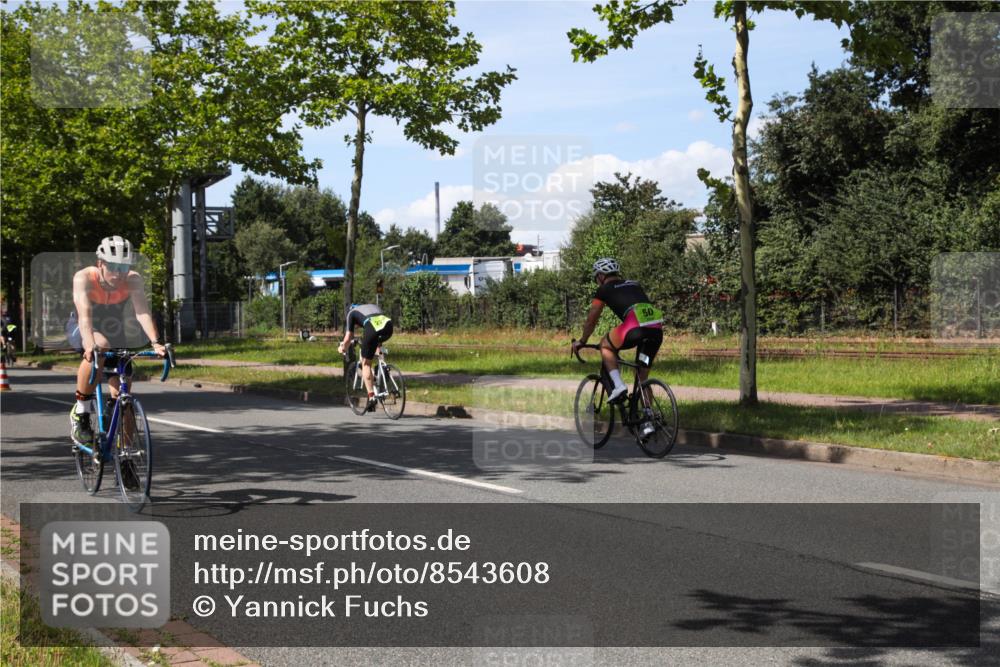 10.08.2025 - GEWOBA Citytriathlon Bremen Yannick Fuchs http://msf.ph/oto/8543608 10.08.2025 14:37:43 Radfahren 4, 58, 63, 116, 170, 191, 197, 287, 290, 528 meine-sportfotos.de