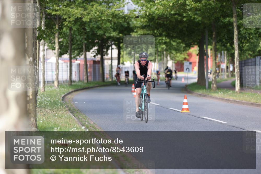 10.08.2025 - GEWOBA Citytriathlon Bremen Yannick Fuchs http://msf.ph/oto/8543609 10.08.2025 10:50:16 Radfahren 97, 161, 389, 406, 409, 426, 428, 441 meine-sportfotos.de