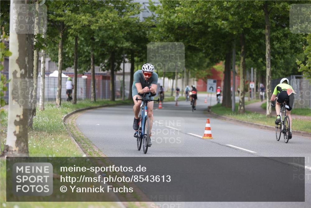 10.08.2025 - GEWOBA Citytriathlon Bremen Yannick Fuchs http://msf.ph/oto/8543613 10.08.2025 12:51:32 Radfahren 556, 575, 667, 680, 822, 855, 912 meine-sportfotos.de
