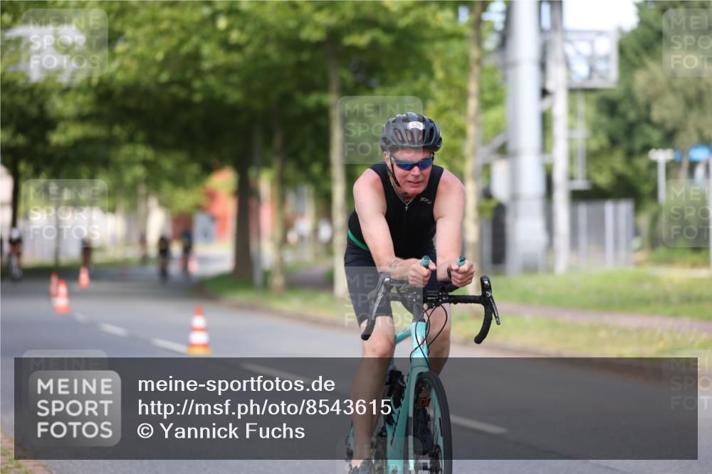 10.08.2025 - GEWOBA Citytriathlon Bremen Yannick Fuchs http://msf.ph/oto/8543615 10.08.2025 10:50:17 Radfahren 97, 161, 389, 406, 409, 426, 428, 441 meine-sportfotos.de