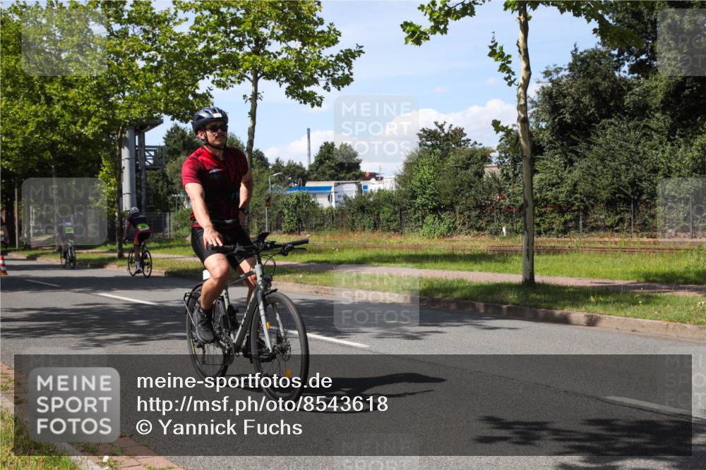 10.08.2025 - GEWOBA Citytriathlon Bremen Yannick Fuchs http://msf.ph/oto/8543618 10.08.2025 14:37:45 Radfahren 4, 58, 63, 116, 170, 191, 287, 290, 528 meine-sportfotos.de