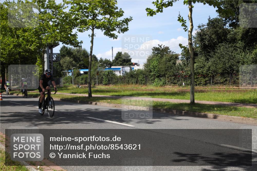 10.08.2025 - GEWOBA Citytriathlon Bremen Yannick Fuchs http://msf.ph/oto/8543621 10.08.2025 14:37:46 Radfahren 4, 63, 75, 116, 170, 191, 287, 290, 528 meine-sportfotos.de