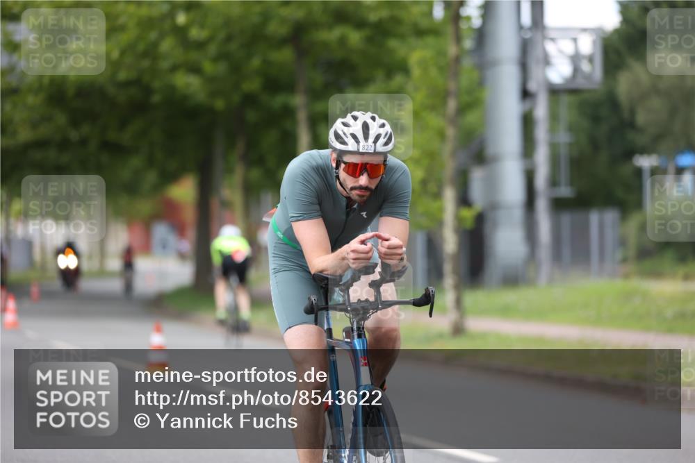 10.08.2025 - GEWOBA Citytriathlon Bremen Yannick Fuchs http://msf.ph/oto/8543622 10.08.2025 12:51:33 Radfahren 556, 575, 667, 680, 822, 855, 912 meine-sportfotos.de