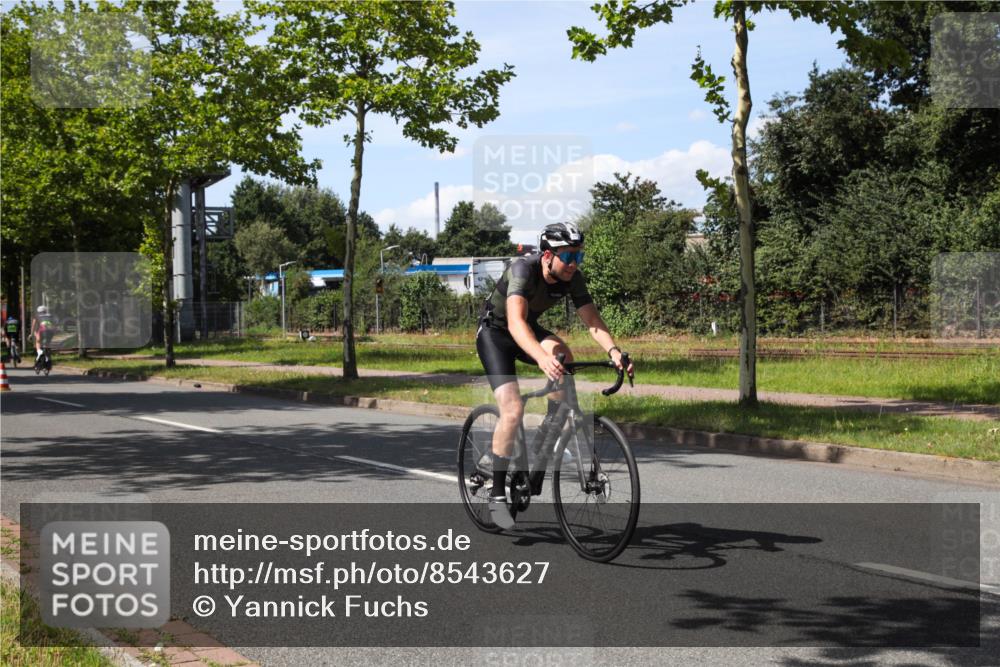 10.08.2025 - GEWOBA Citytriathlon Bremen Yannick Fuchs http://msf.ph/oto/8543627 10.08.2025 14:37:46 Radfahren 4, 63, 75, 116, 170, 191, 287, 290, 528 meine-sportfotos.de