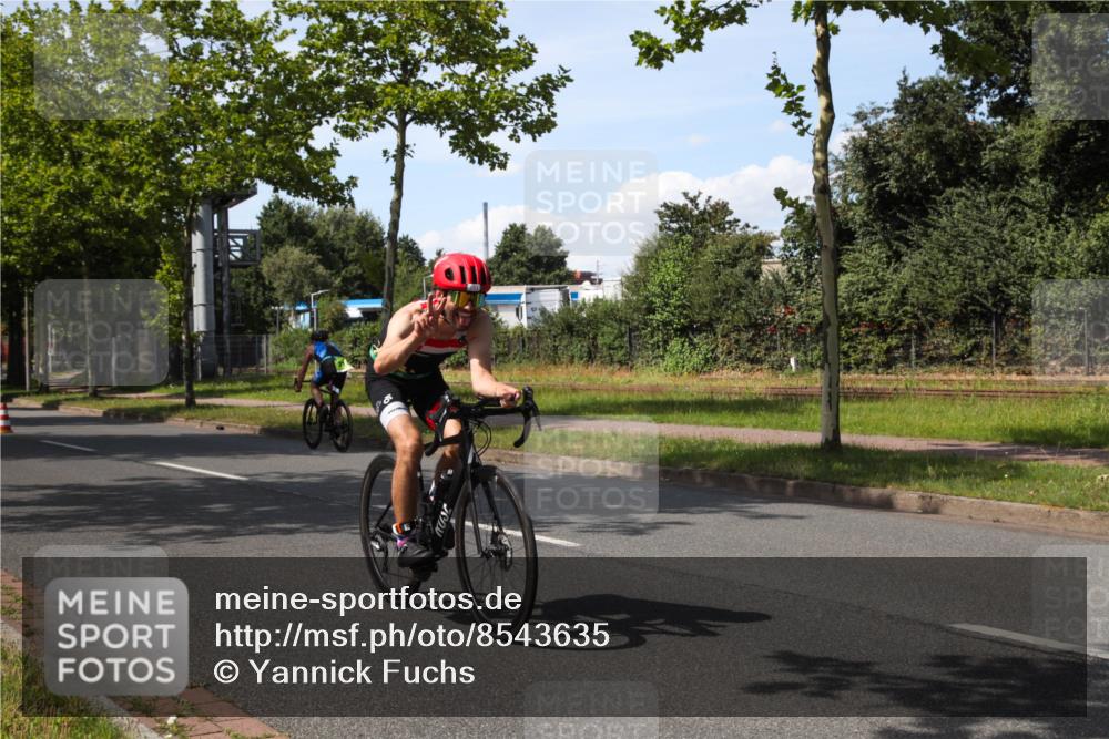 10.08.2025 - GEWOBA Citytriathlon Bremen Yannick Fuchs http://msf.ph/oto/8543635 10.08.2025 14:37:51 Radfahren 4, 63, 75, 116, 170, 191, 528 meine-sportfotos.de