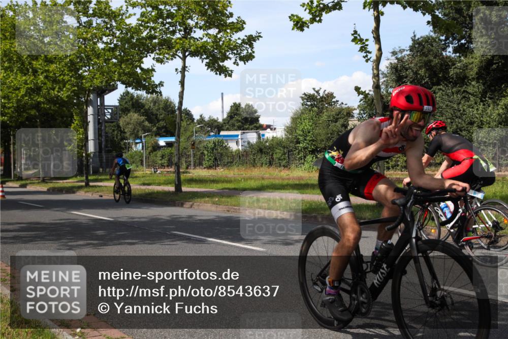 10.08.2025 - GEWOBA Citytriathlon Bremen Yannick Fuchs http://msf.ph/oto/8543637 10.08.2025 14:37:52 Radfahren 4, 63, 75, 170, 191, 528 meine-sportfotos.de