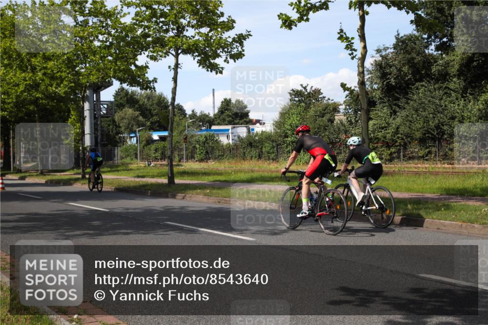10.08.2025 - GEWOBA Citytriathlon Bremen Yannick Fuchs http://msf.ph/oto/8543640 10.08.2025 14:37:52 Radfahren 4, 63, 75, 170, 191, 528 meine-sportfotos.de