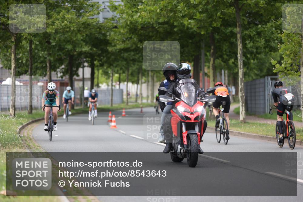 10.08.2025 - GEWOBA Citytriathlon Bremen Yannick Fuchs http://msf.ph/oto/8543643 10.08.2025 12:51:38 Radfahren 556, 575, 667, 680, 822, 855, 912 meine-sportfotos.de
