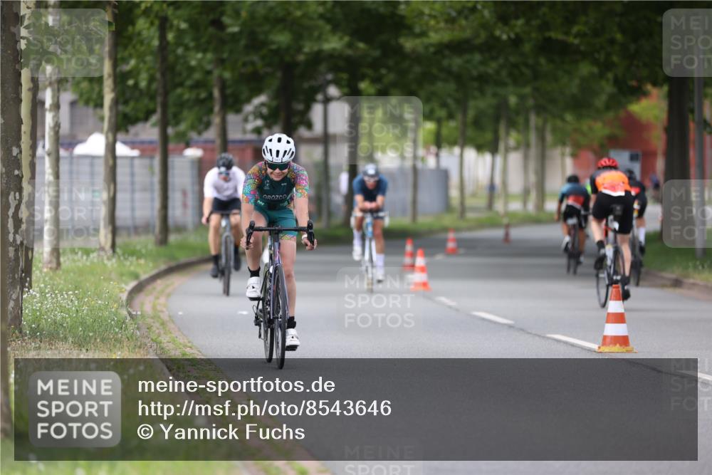 10.08.2025 - GEWOBA Citytriathlon Bremen Yannick Fuchs http://msf.ph/oto/8543646 10.08.2025 12:51:39 Radfahren 556, 575, 680, 822, 855, 912 meine-sportfotos.de