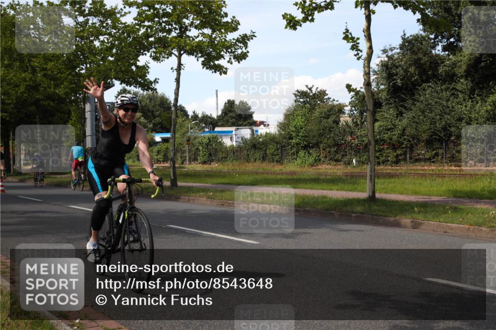 10.08.2025 - GEWOBA Citytriathlon Bremen Yannick Fuchs http://msf.ph/oto/8543648 10.08.2025 14:38:00 Radfahren 30, 75, 147, 152, 191, 528 meine-sportfotos.de