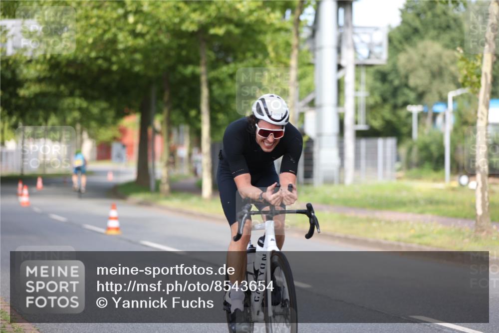 10.08.2025 - GEWOBA Citytriathlon Bremen Yannick Fuchs http://msf.ph/oto/8543654 10.08.2025 10:50:24 Radfahren 97, 161, 389, 406, 409, 426, 428 meine-sportfotos.de