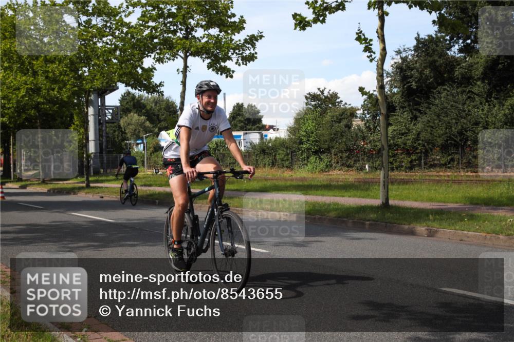 10.08.2025 - GEWOBA Citytriathlon Bremen Yannick Fuchs http://msf.ph/oto/8543655 10.08.2025 14:38:06 Radfahren 30, 54, 75, 81, 147, 152, 528 meine-sportfotos.de