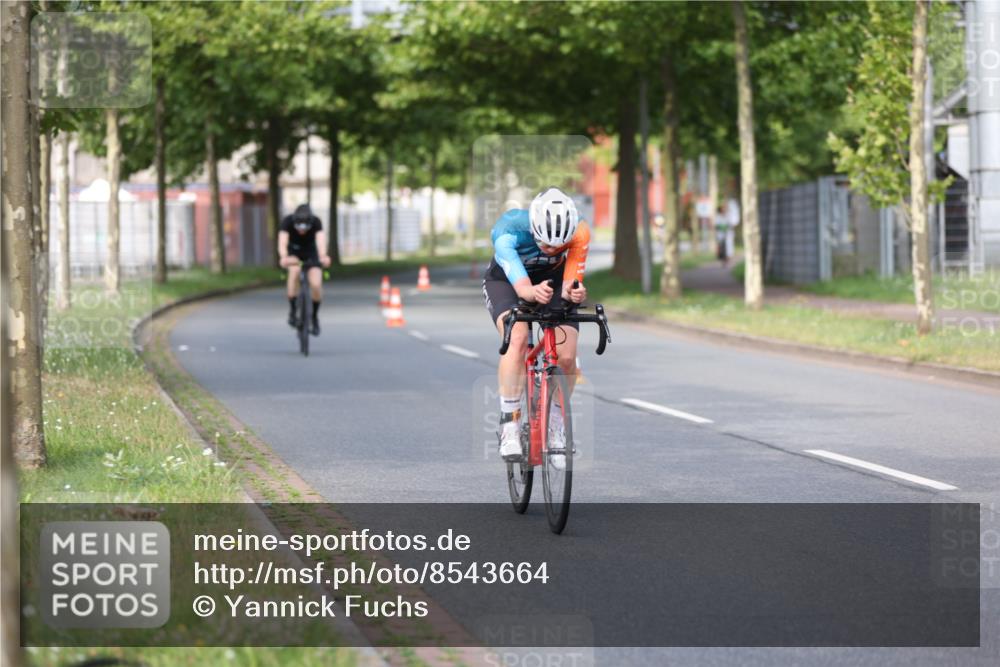 10.08.2025 - GEWOBA Citytriathlon Bremen Yannick Fuchs http://msf.ph/oto/8543664 10.08.2025 10:50:25 Radfahren 97, 161, 389, 406, 409, 426, 428 meine-sportfotos.de
