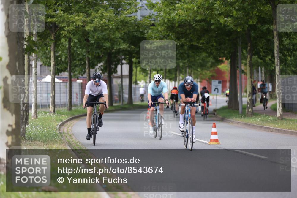 10.08.2025 - GEWOBA Citytriathlon Bremen Yannick Fuchs http://msf.ph/oto/8543674 10.08.2025 12:51:41 Radfahren 556, 575, 680, 822, 855 meine-sportfotos.de