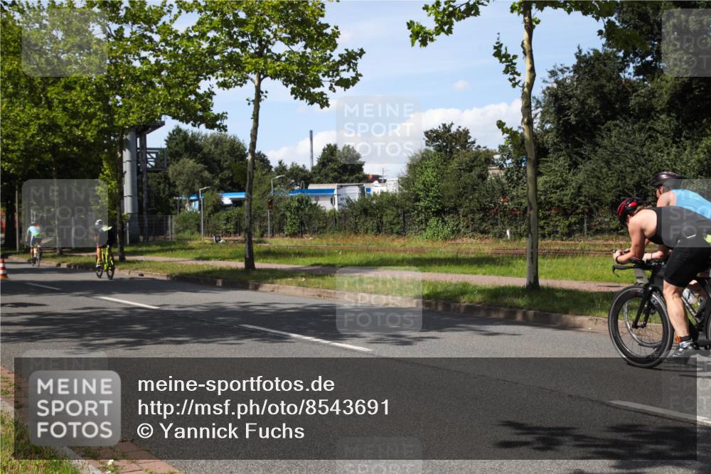 10.08.2025 - GEWOBA Citytriathlon Bremen Yannick Fuchs http://msf.ph/oto/8543691 10.08.2025 14:38:28 Radfahren 50, 51, 54, 162, 195, 295 meine-sportfotos.de