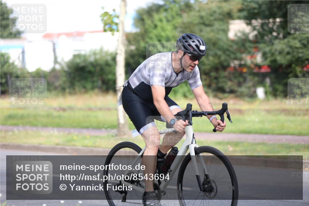 10.08.2025 - GEWOBA Citytriathlon Bremen Yannick Fuchs http://msf.ph/oto/8543694 10.08.2025 10:51:25 Radfahren 239, 396, 419, 421 meine-sportfotos.de