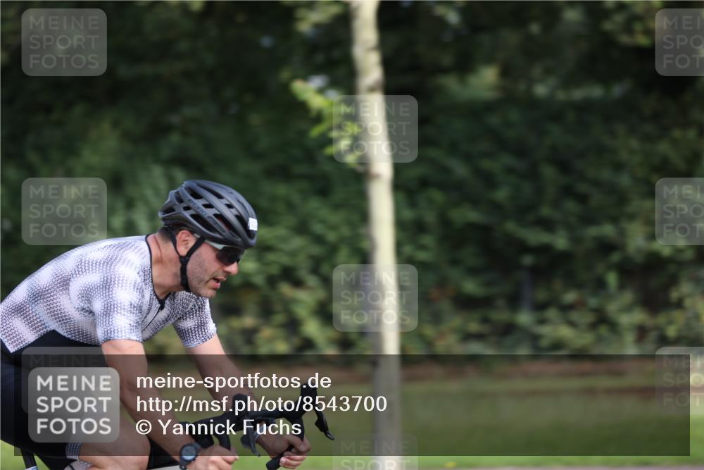 10.08.2025 - GEWOBA Citytriathlon Bremen Yannick Fuchs http://msf.ph/oto/8543700 10.08.2025 10:51:26 Radfahren 239, 396, 419 meine-sportfotos.de