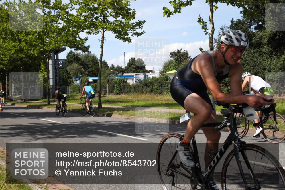 10.08.2025 - GEWOBA Citytriathlon Bremen Yannick Fuchs http://msf.ph/oto/8543702 10.08.2025 14:38:30 Radfahren 50, 51, 162, 195, 295, 312 meine-sportfotos.de