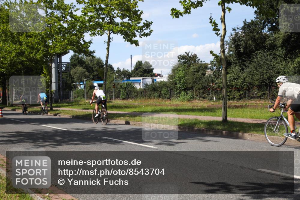 10.08.2025 - GEWOBA Citytriathlon Bremen Yannick Fuchs http://msf.ph/oto/8543704 10.08.2025 14:38:31 Radfahren 50, 51, 162, 195, 295, 312 meine-sportfotos.de