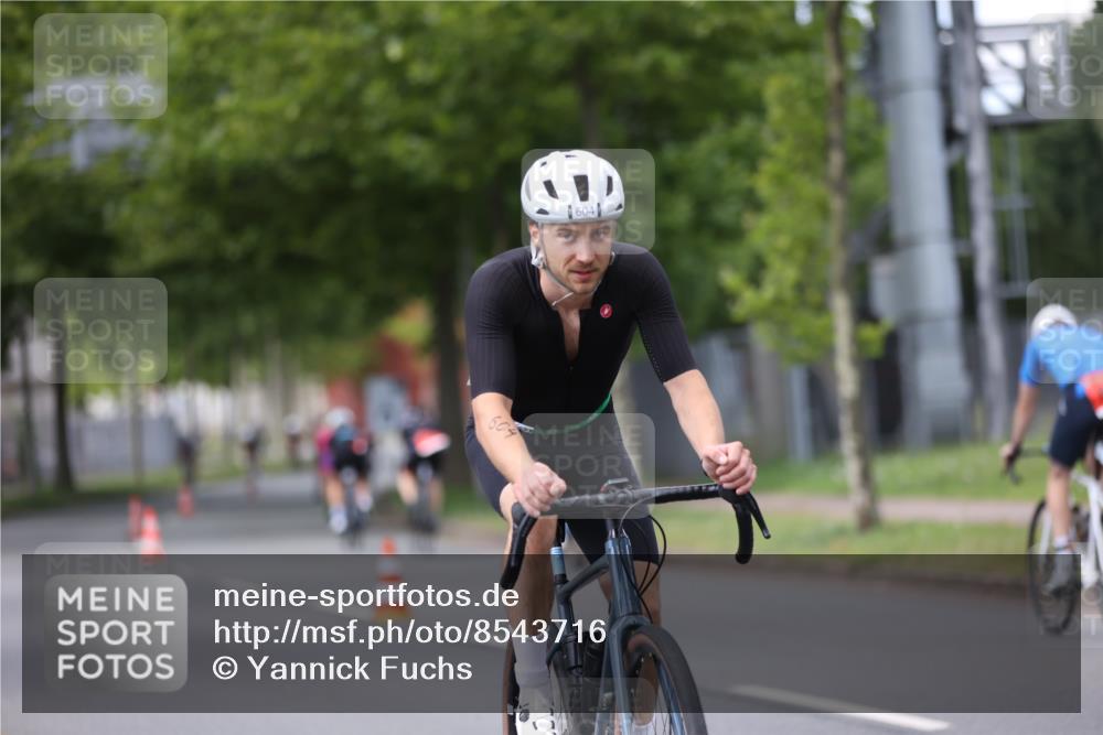 10.08.2025 - GEWOBA Citytriathlon Bremen Yannick Fuchs http://msf.ph/oto/8543716 10.08.2025 12:51:57 Radfahren 604, 664, 680, 738, 973, 977, 1017 meine-sportfotos.de