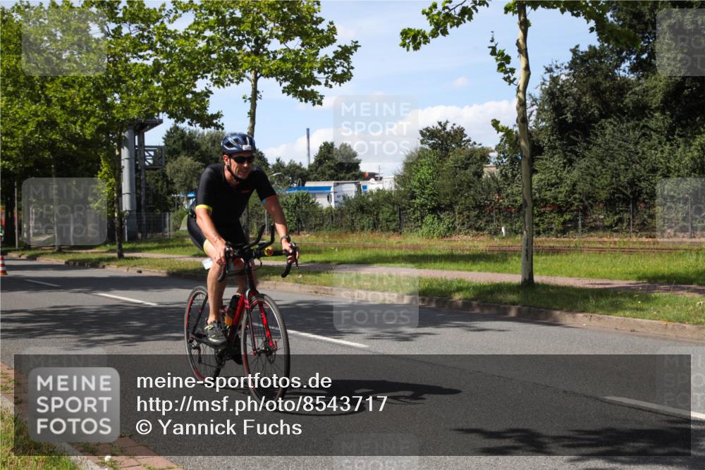 10.08.2025 - GEWOBA Citytriathlon Bremen Yannick Fuchs http://msf.ph/oto/8543717 10.08.2025 14:38:38 Radfahren 50, 51, 195, 216, 238, 295, 312 meine-sportfotos.de