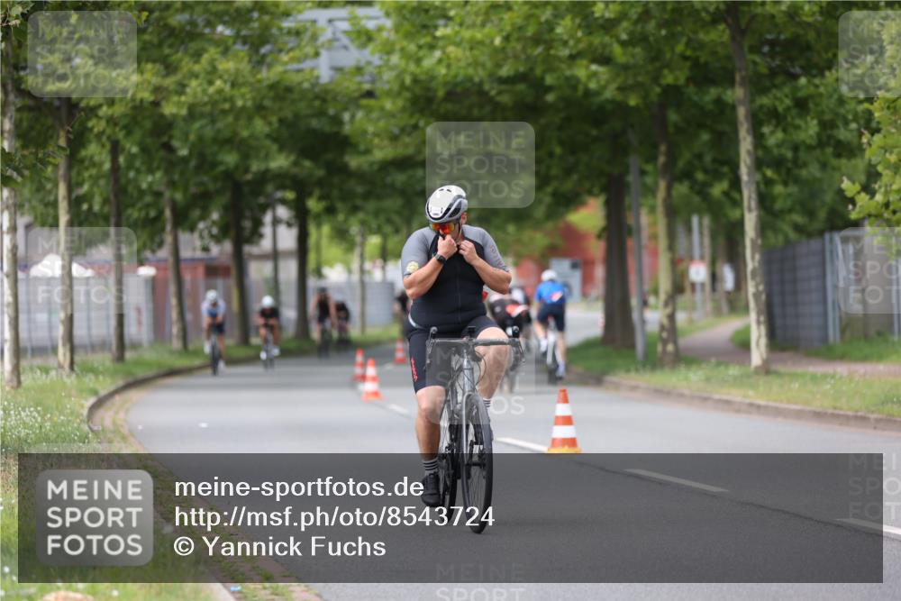 10.08.2025 - GEWOBA Citytriathlon Bremen Yannick Fuchs http://msf.ph/oto/8543724 10.08.2025 12:52:01 Radfahren 604, 664, 708, 738, 905, 973, 977, 1017 meine-sportfotos.de