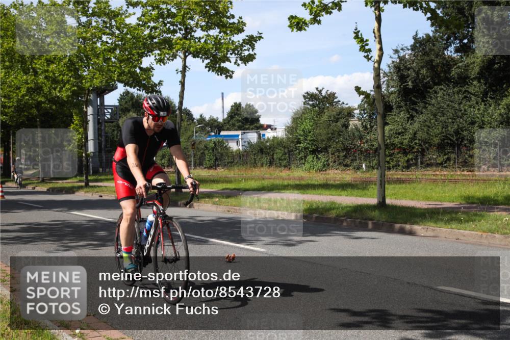 10.08.2025 - GEWOBA Citytriathlon Bremen Yannick Fuchs http://msf.ph/oto/8543728 10.08.2025 14:38:44 Radfahren 50, 51, 195, 216, 238, 312, 354 meine-sportfotos.de