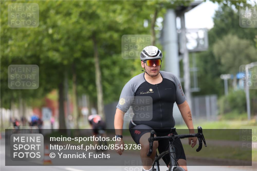 10.08.2025 - GEWOBA Citytriathlon Bremen Yannick Fuchs http://msf.ph/oto/8543736 10.08.2025 12:52:02 Radfahren 604, 664, 708, 738, 905, 973, 977, 1017 meine-sportfotos.de