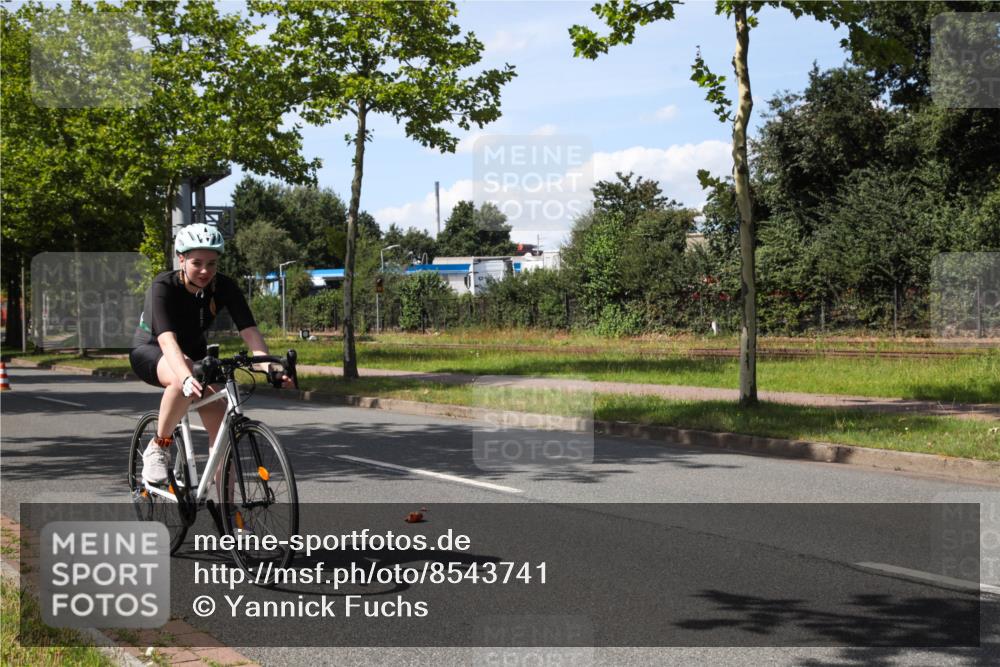 10.08.2025 - GEWOBA Citytriathlon Bremen Yannick Fuchs http://msf.ph/oto/8543741 10.08.2025 14:38:58 Radfahren 100, 216, 236, 238, 354 meine-sportfotos.de