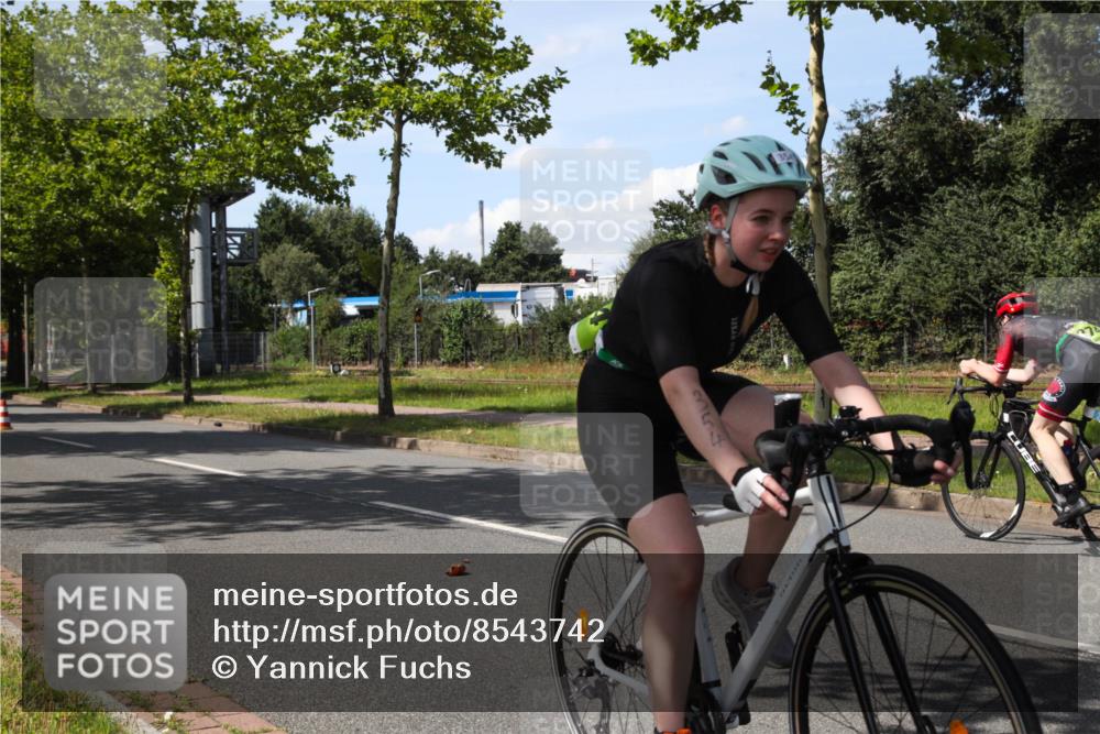 10.08.2025 - GEWOBA Citytriathlon Bremen Yannick Fuchs http://msf.ph/oto/8543742 10.08.2025 14:38:59 Radfahren 100, 236, 238, 354 meine-sportfotos.de