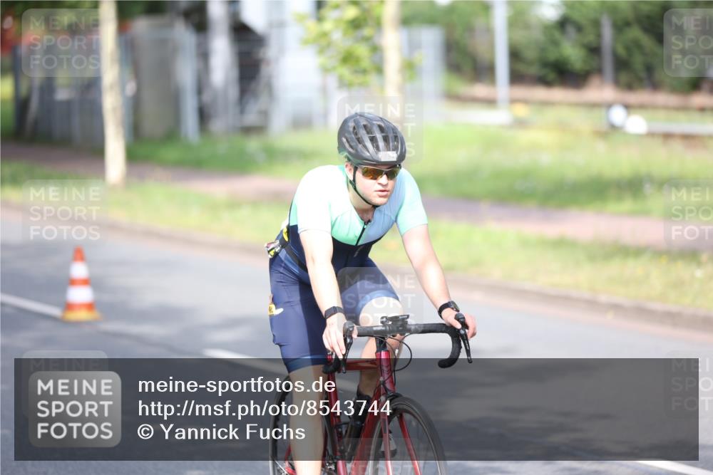 10.08.2025 - GEWOBA Citytriathlon Bremen Yannick Fuchs http://msf.ph/oto/8543744 10.08.2025 10:52:33 Radfahren 43, 349, 354, 355, 491, 504 meine-sportfotos.de