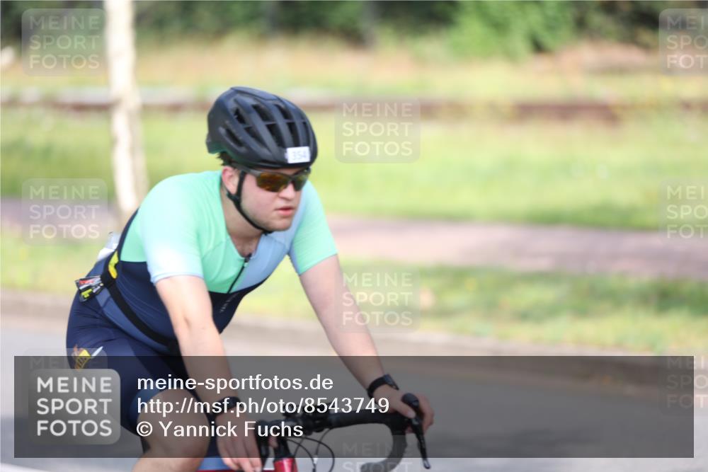10.08.2025 - GEWOBA Citytriathlon Bremen Yannick Fuchs http://msf.ph/oto/8543749 10.08.2025 10:52:34 Radfahren 21, 43, 349, 354, 355, 491, 504 meine-sportfotos.de