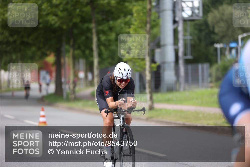 10.08.2025 - GEWOBA Citytriathlon Bremen Yannick Fuchs http://msf.ph/oto/8543750 10.08.2025 12:52:07 Radfahren 604, 664, 708, 738, 891, 905, 973, 977, 1017, 1037 meine-sportfotos.de