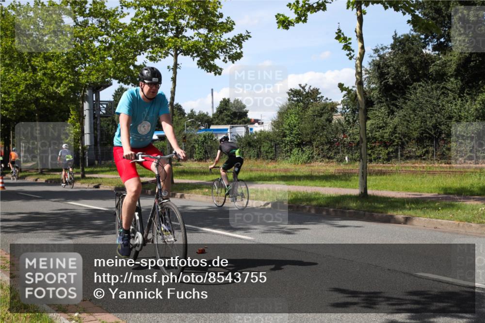 10.08.2025 - GEWOBA Citytriathlon Bremen Yannick Fuchs http://msf.ph/oto/8543755 10.08.2025 14:39:04 Radfahren 100, 130, 236, 354 meine-sportfotos.de