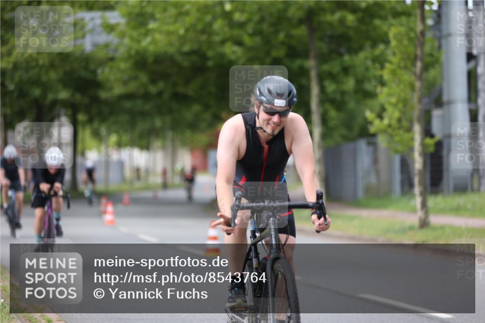 10.08.2025 - GEWOBA Citytriathlon Bremen Yannick Fuchs http://msf.ph/oto/8543764 10.08.2025 12:52:08 Radfahren 604, 664, 708, 738, 891, 905, 973, 977, 1017, 1037 meine-sportfotos.de