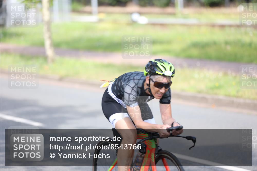 10.08.2025 - GEWOBA Citytriathlon Bremen Yannick Fuchs http://msf.ph/oto/8543766 10.08.2025 10:52:38 Radfahren 21, 43, 354, 355, 491, 504 meine-sportfotos.de