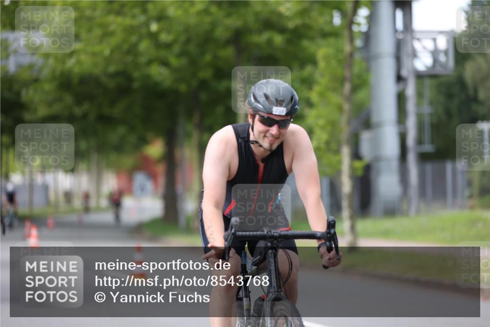 10.08.2025 - GEWOBA Citytriathlon Bremen Yannick Fuchs http://msf.ph/oto/8543768 10.08.2025 12:52:08 Radfahren 604, 664, 708, 738, 891, 905, 973, 977, 1017, 1037 meine-sportfotos.de